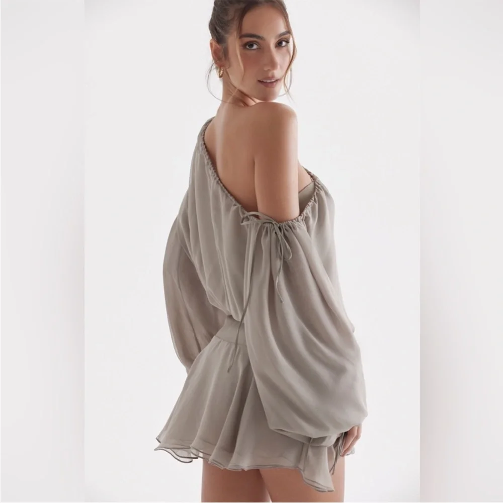 HOUSE OF CB 'Wilhelmina' Ash Green Off Shoulder Dress NWOT - Picture 5 of 10